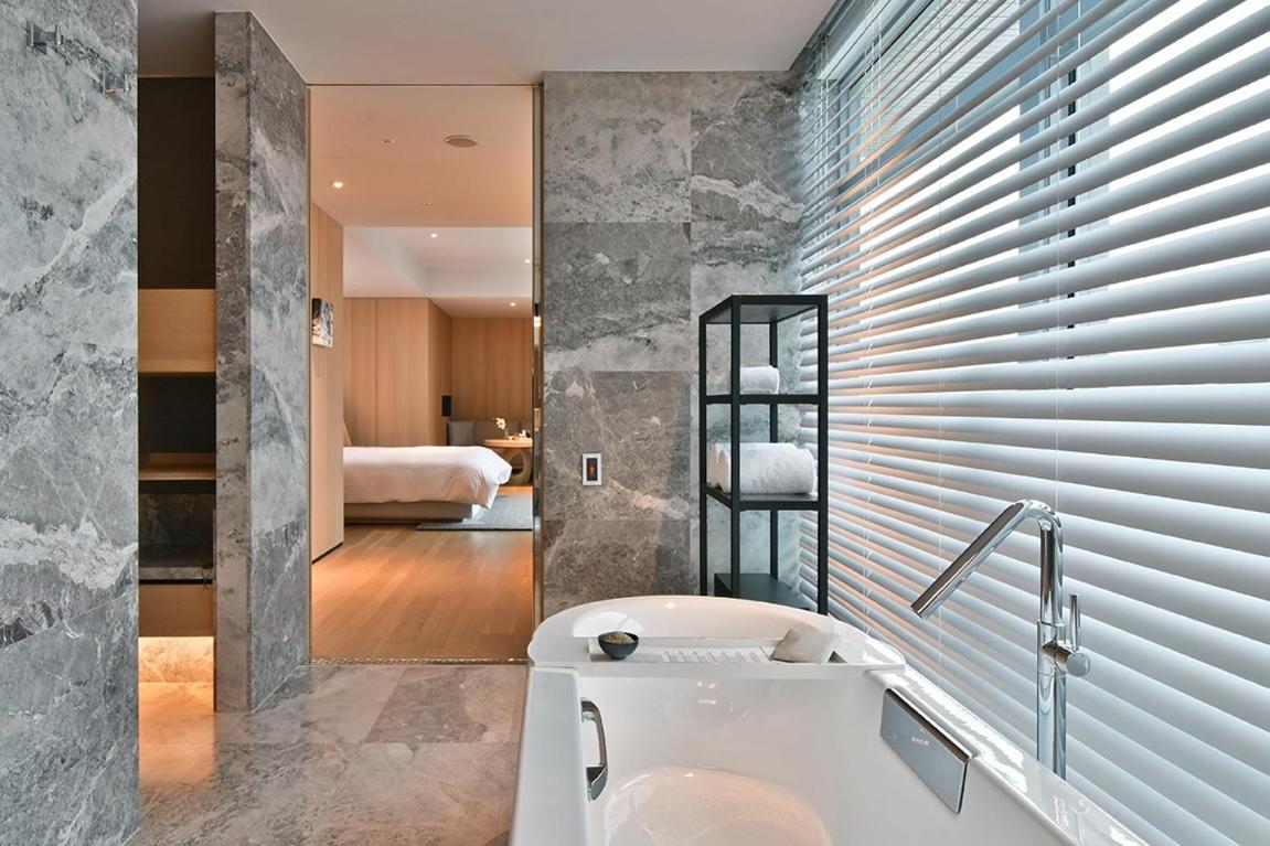 Silks Club Hotel Kaohsziung Kültér fotó Bathroom