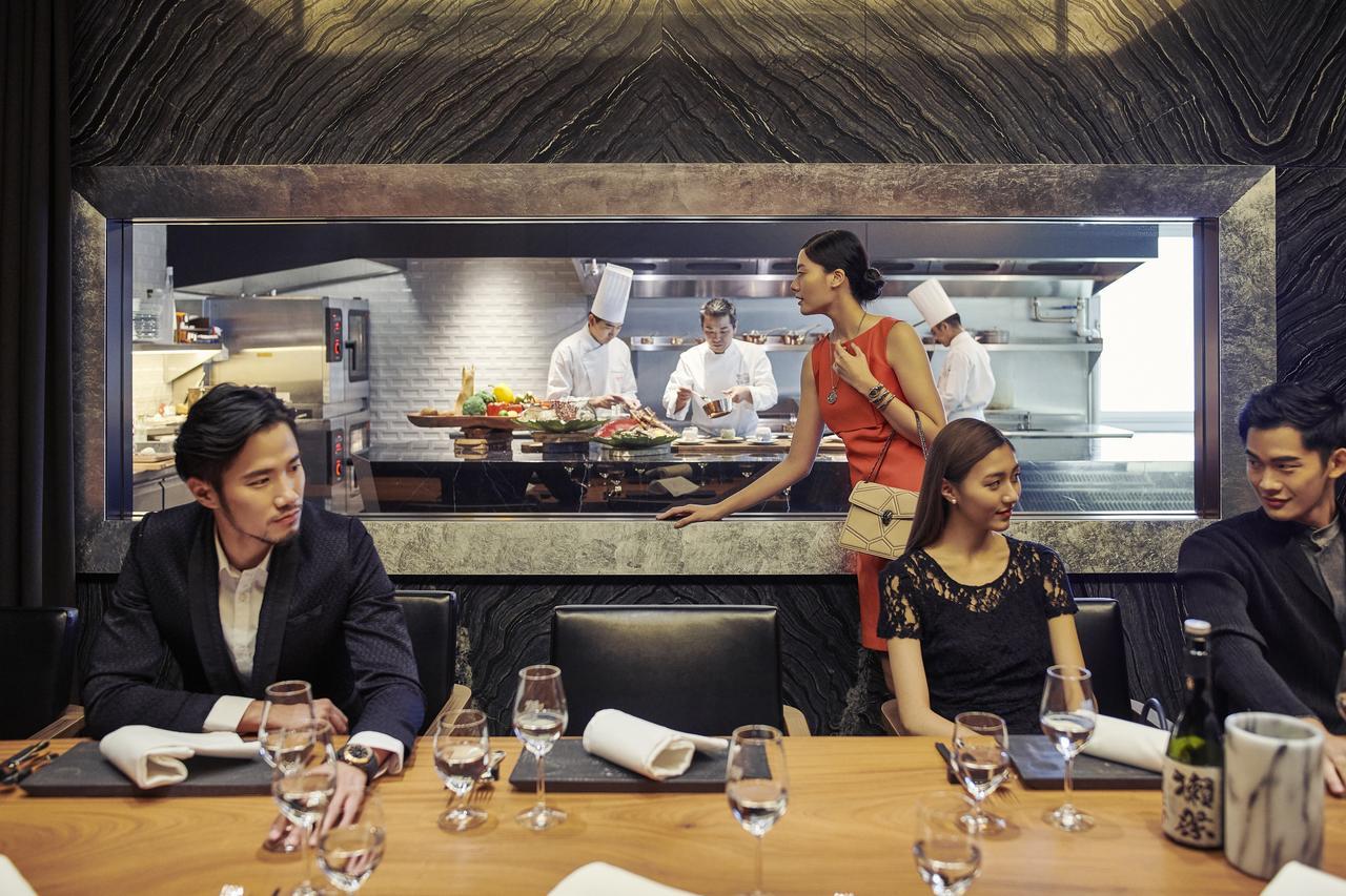 Silks Club Hotel Kaohsziung Kültér fotó A restaurant in Kuala Lumpur, Malaysia