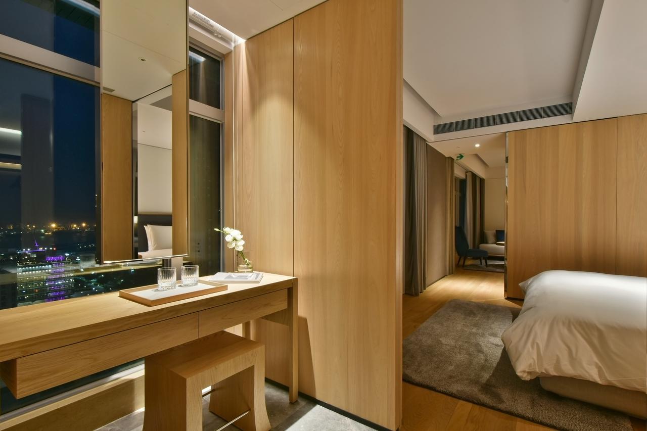 Silks Club Hotel Kaohsziung Kültér fotó Deluxe Suite